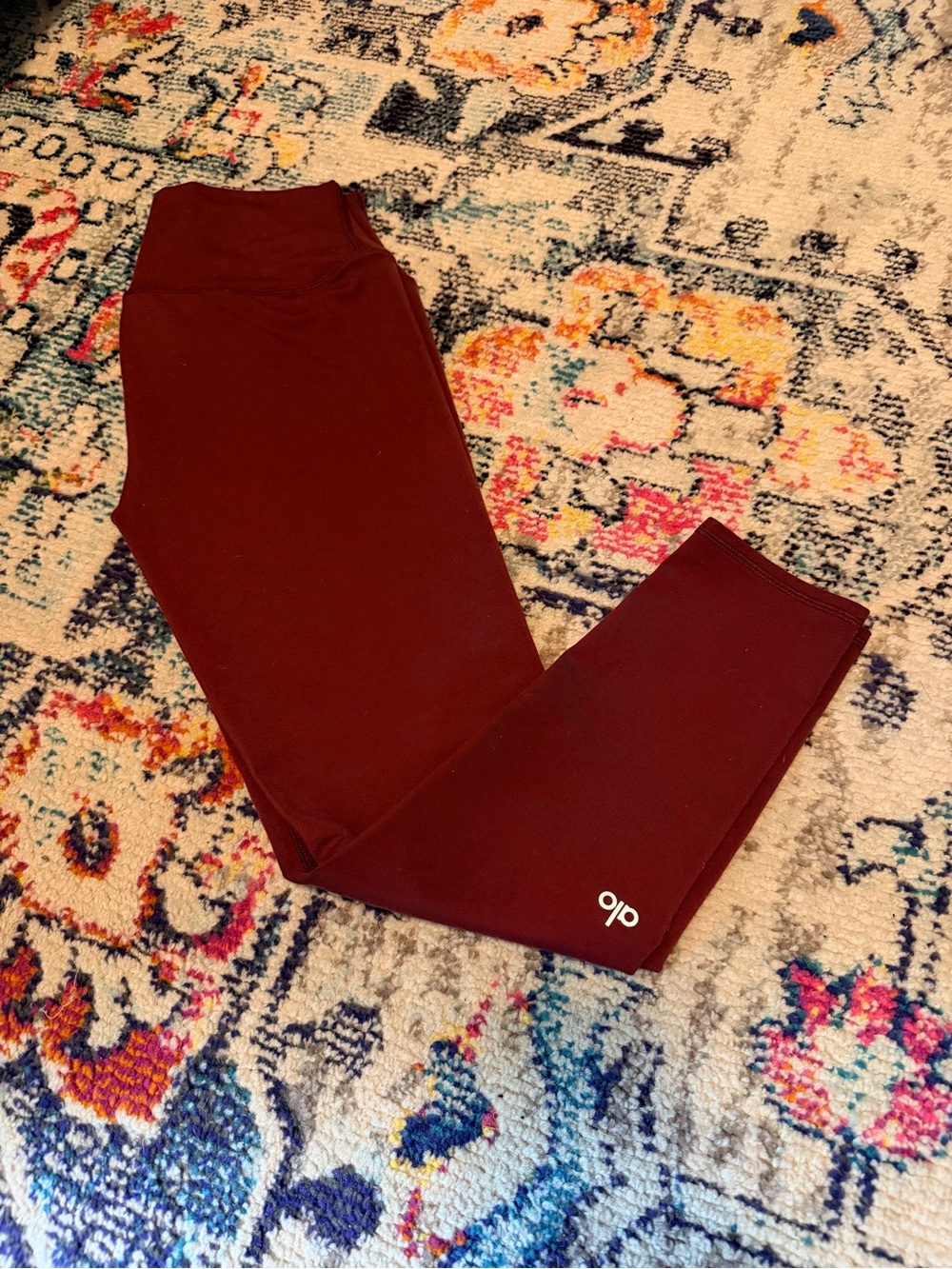 alo yoga burgundy leggings